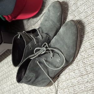 John Varvatos USA Men's 9.5 Gray Suede Boots